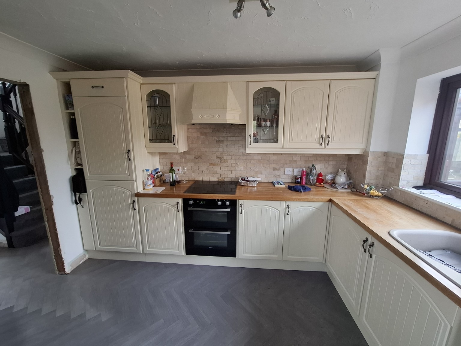 Kitchen before the project, original view